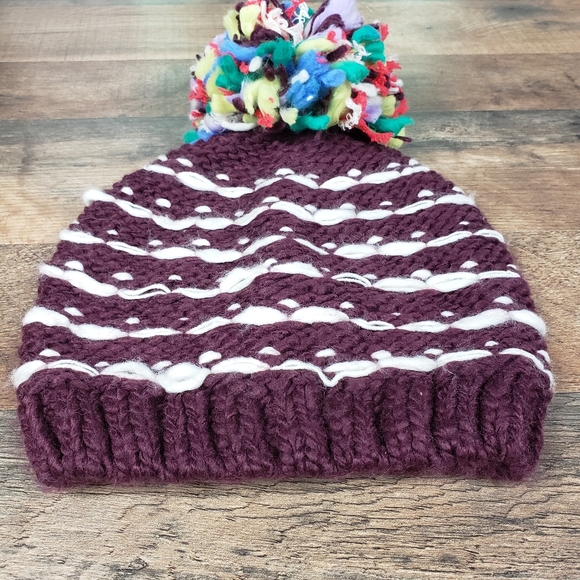 🆕️ Aerie Knit Beanie Multicolored Pom - Picture 8 of 9